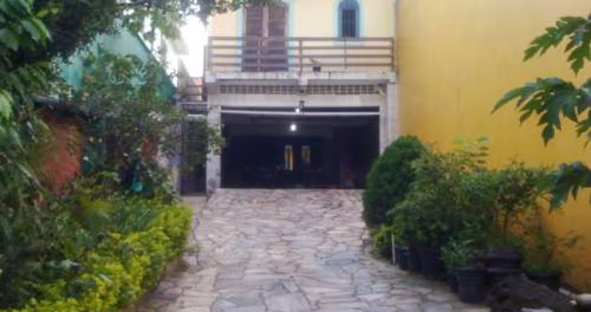 Sobrado de 255m² com 4 quartos em Santana