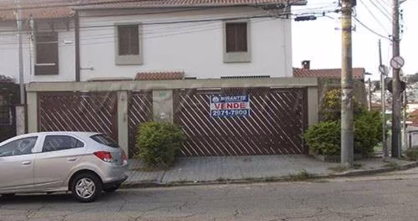 Sobrado de 175m² com 3 quartos em Água Fria