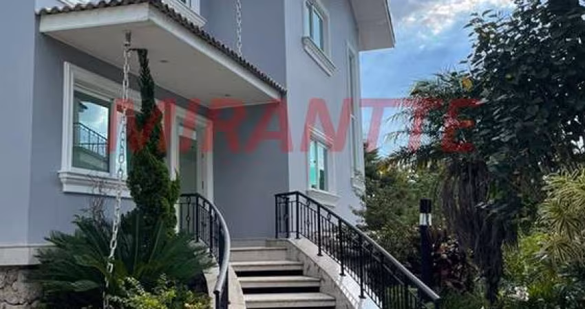 Cond. fechado de 522m² com 3 quartos em Jardim Floresta