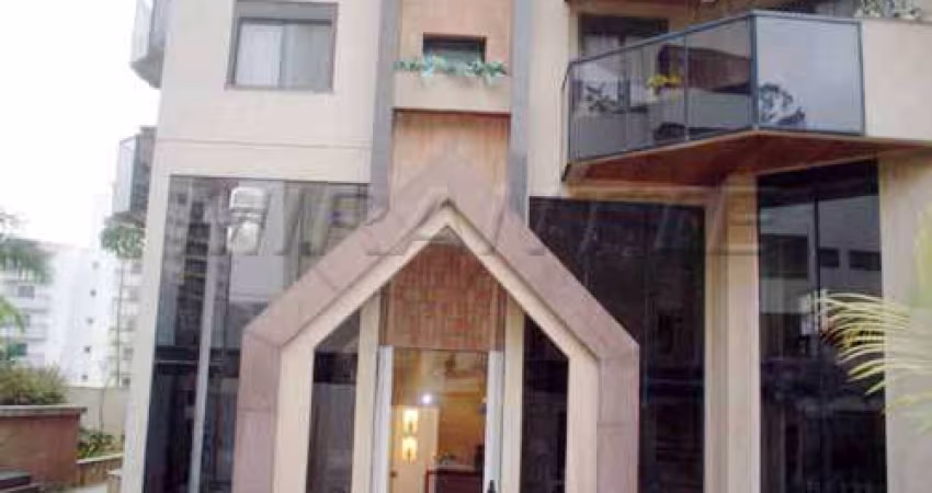 Apartamento de 212m² com 4 quartos em Água Fria