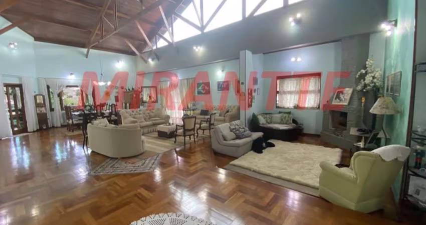 Sobrado de 700m² com 4 quartos em Serra Da Cantareira