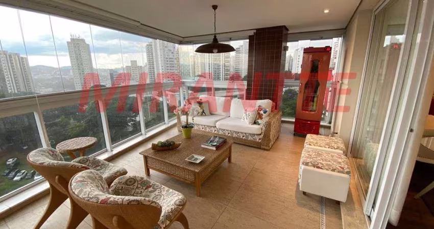 Apartamento de 260m² com 4 quartos em Santana