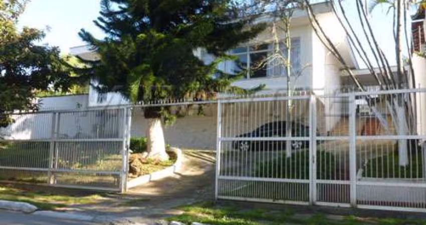 Sobrado com 4 quartos em Jardim Bibi
