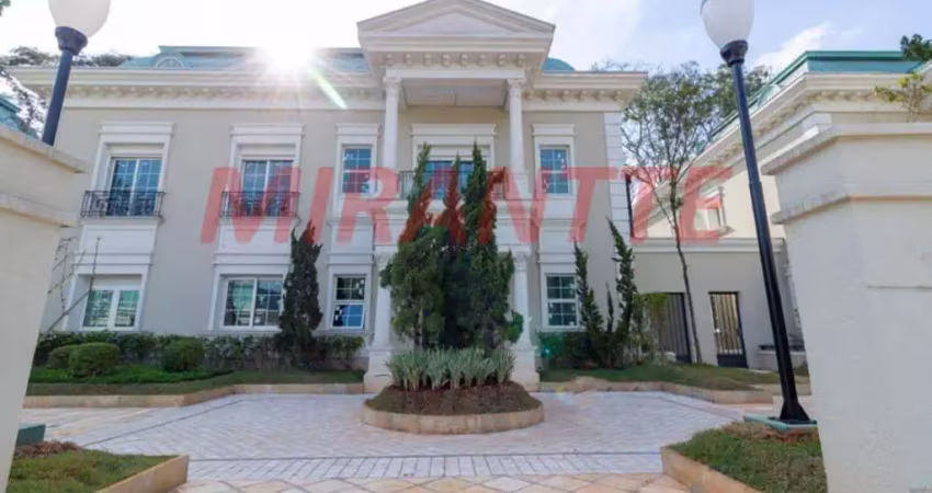 Cond. fechado de 775m² com 5 quartos em Jardim Floresta