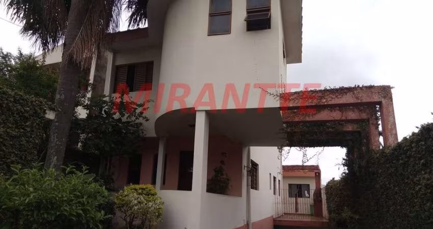 Sobrado de 230m² com 3 quartos em Vila Aurora