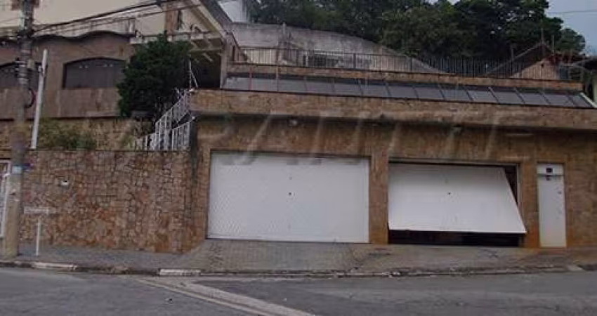 Sobrado com 3 quartos em Jardim Guapíra