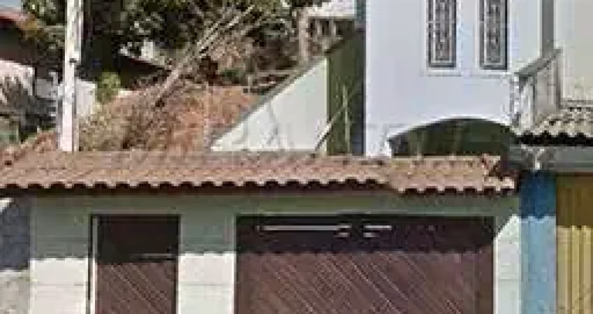 Sobrado de 220m² com 3 quartos em Jardim Tremembé