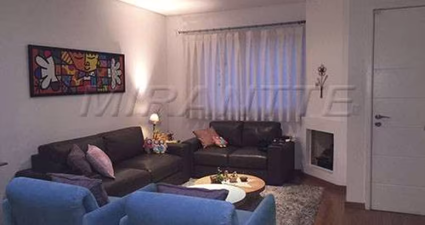 Cond. fechado de 210m² com 4 quartos em Tremembe