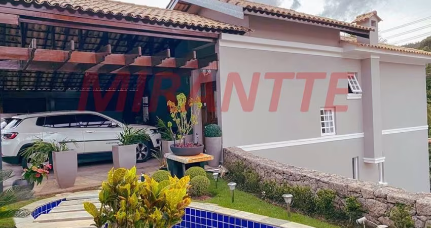 Cond. fechado de 341m² com 3 quartos em Horto Florestal