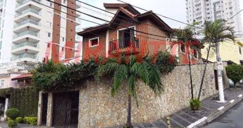 Sobrado de 400m² com 4 quartos em Santa Terezinha
