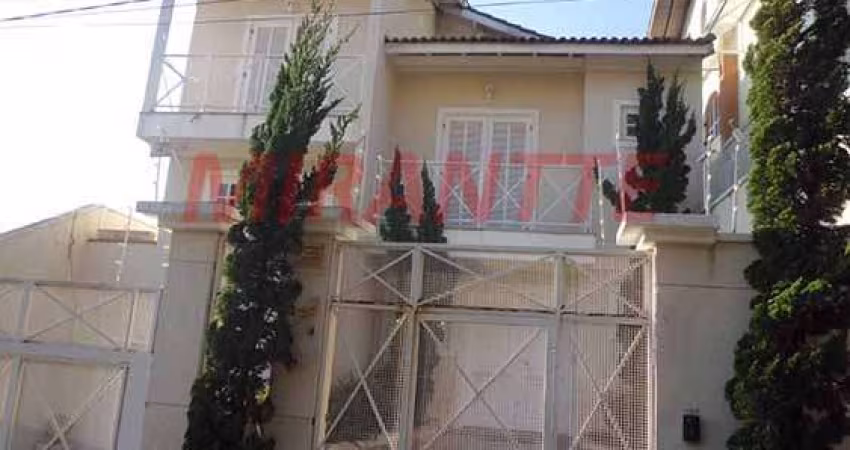 Sobrado de 300m² com 4 quartos em Tremembe