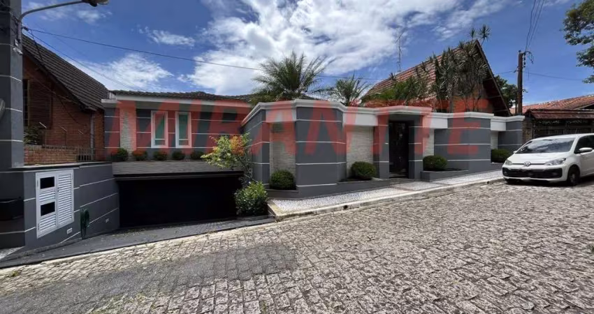 Sobrado de 620m² com 4 quartos em Horto Florestal