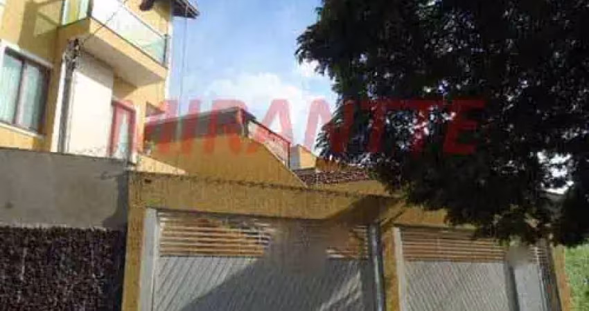Sobrado de 136m² com 3 quartos em Vila Galvão