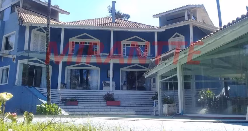 Sobrado com 4 quartos em Serra da Cantareira