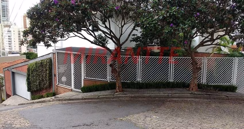 Sobrado de 250m² com 3 quartos em Santana