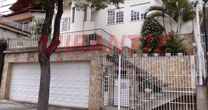 Casa terrea de 228m² com 3 quartos em Água Fria