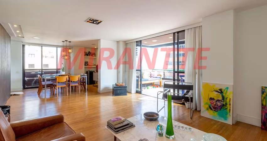 Apartamento de 2.38m² com 3 quartos em Santana