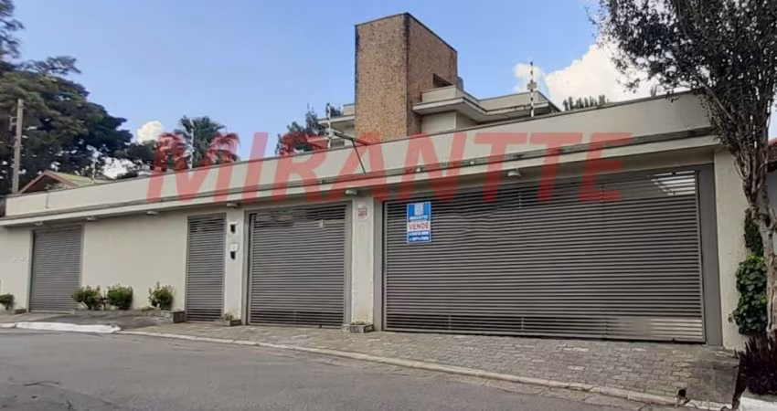 Sobrado de 679m² com 3 quartos em Jardim Floresta