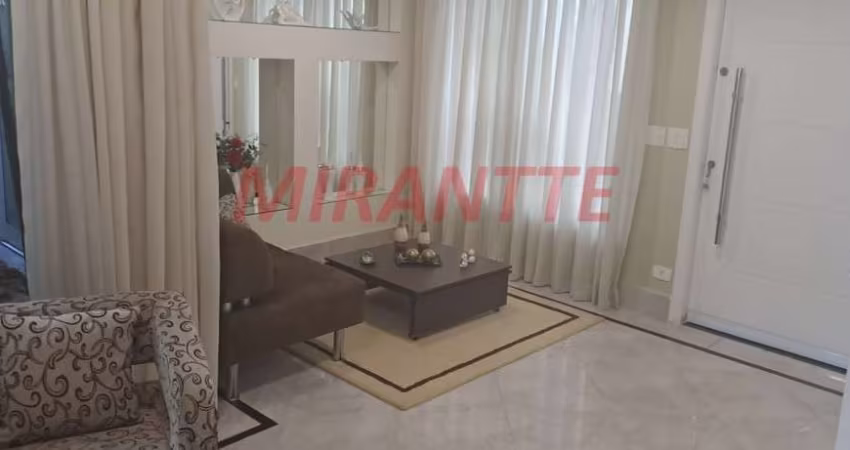 Sobrado de 791m² com 4 quartos em Água Fria