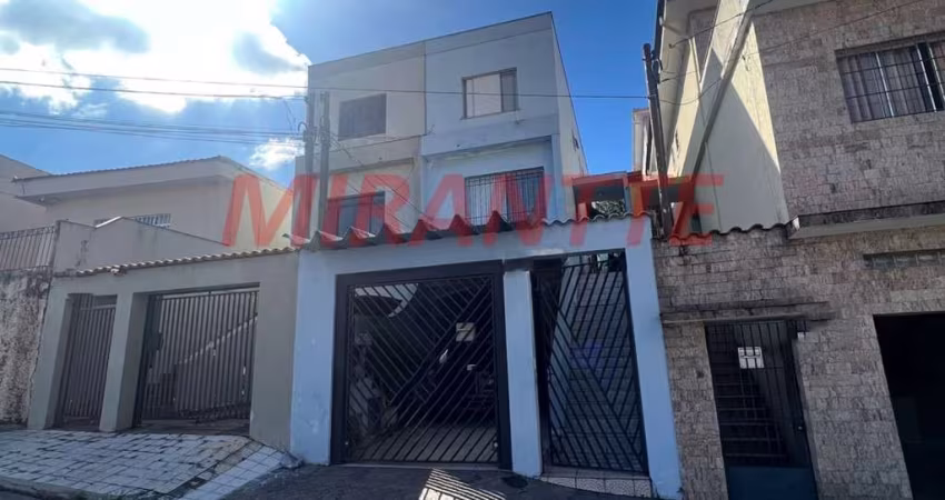 Sobrado de 210m² com 4 quartos em Vila Aurora