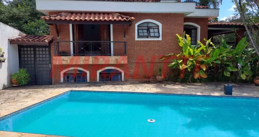 Sobrado de 550m² com 4 quartos em Serra Da Cantareira