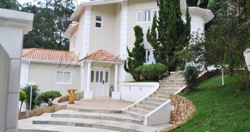 Sobrado de 560m² com 4 quartos em Tremembe