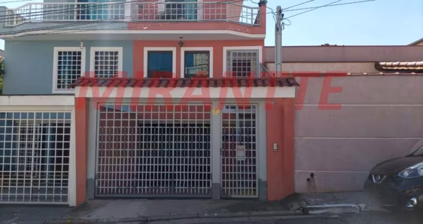 Sobrado de 230m² com 4 quartos em Santa Terezinha