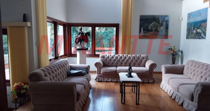Sobrado de 250m² com 3 quartos em Serra da Cantareira