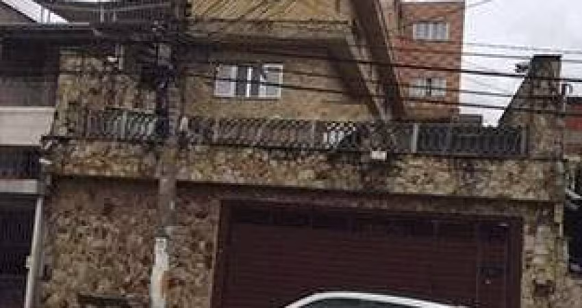 Sobrado de 656m² com 9 quartos em Vila Maria Alta