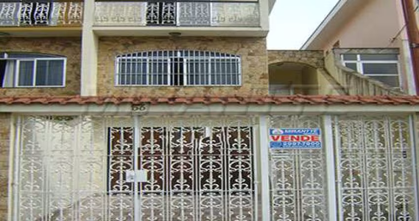 Sobrado com 3 quartos em Vila Nivi