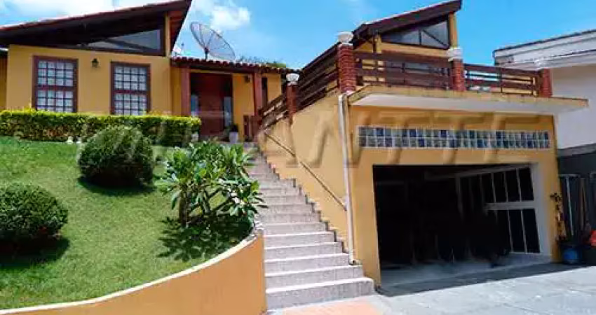 Cond. fechado de 234m² com 3 quartos em serra da cantareira