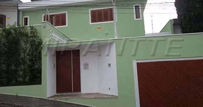 Sobrado de 252m² com 3 quartos em Horto Florestal