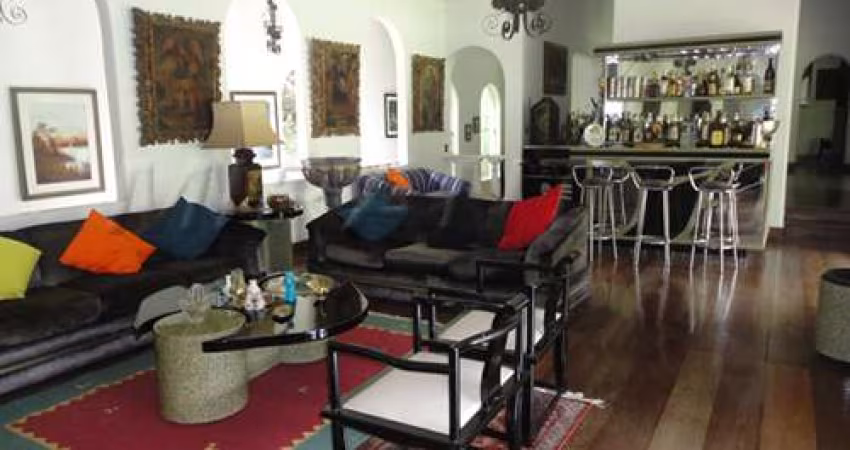 Cond. fechado de 700m² com 4 quartos em Balneario São José