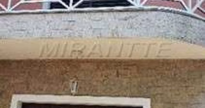 Sobrado de 138m² com 3 quartos em Água Fria
