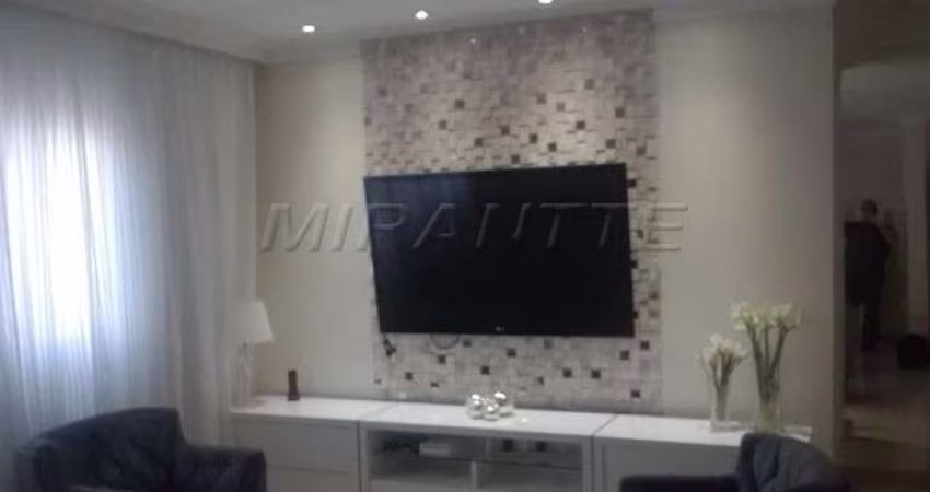 Sobrado de 190m² com 3 quartos em Vila Mazzei