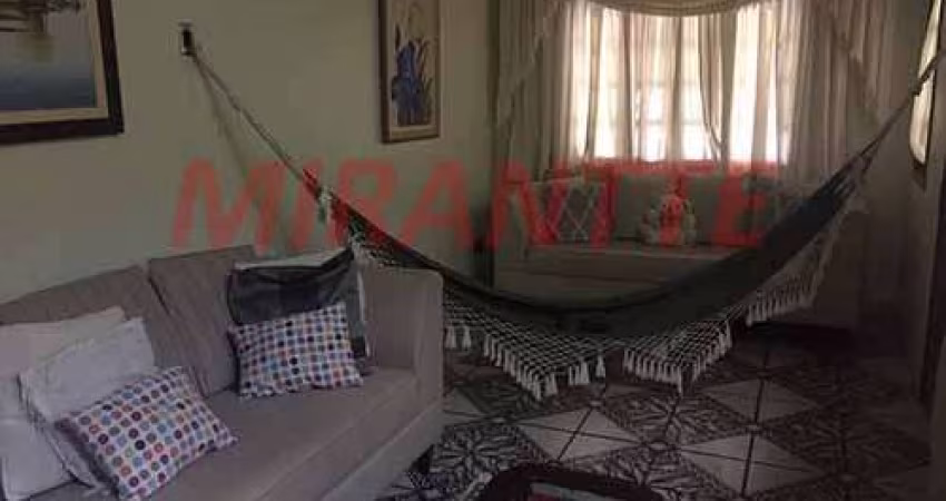 Sobrado de 200m² com 3 quartos em Vila Cavaton