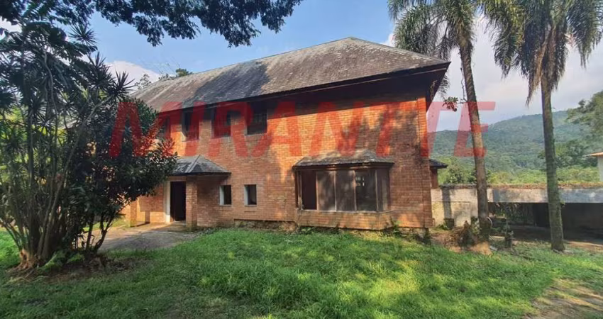 Sobrado de 1533m² com 10 quartos em Serra Da Cantareira