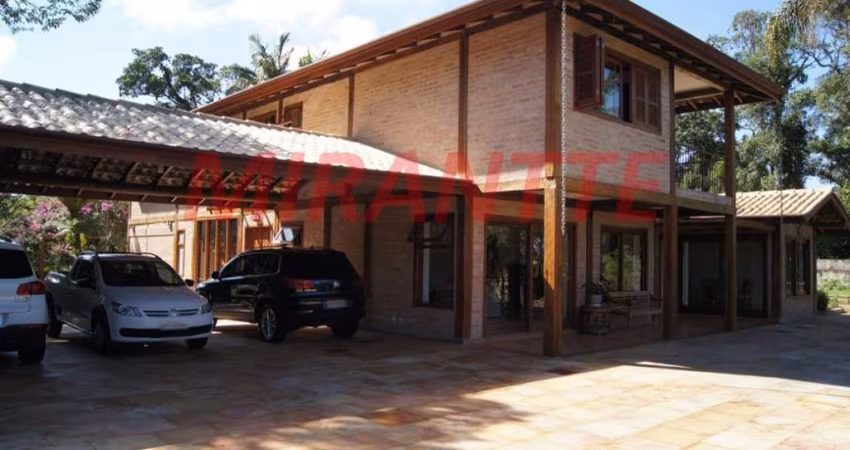 Sobrado de 421m² com 4 quartos em Serra da Cantareira