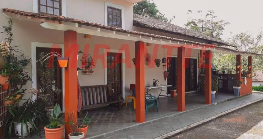 Sobrado de 450m² com 4 quartos em Serra Da Cantareira