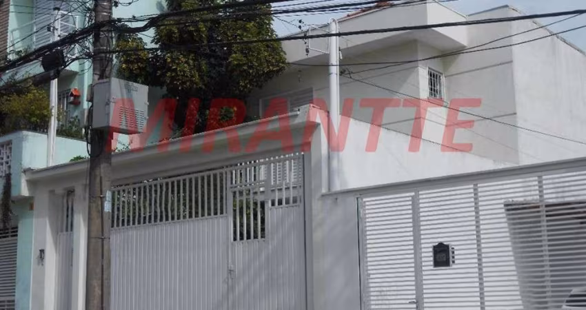 Sobrado de 153m² com 3 quartos em Água Fria