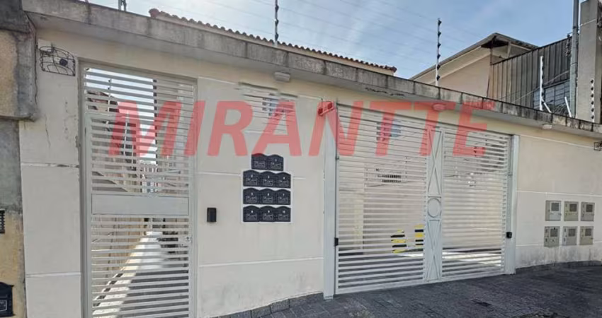 Cond. fechado de 50m² com 2 quartos em Água Fria