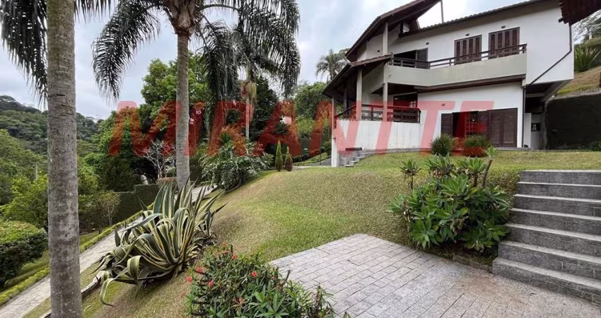 Cond. fechado de 435.34m² com 3 quartos em Caraguata