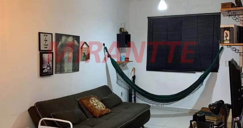 Cond. fechado de 60m² com 2 quartos em Vila Nilo