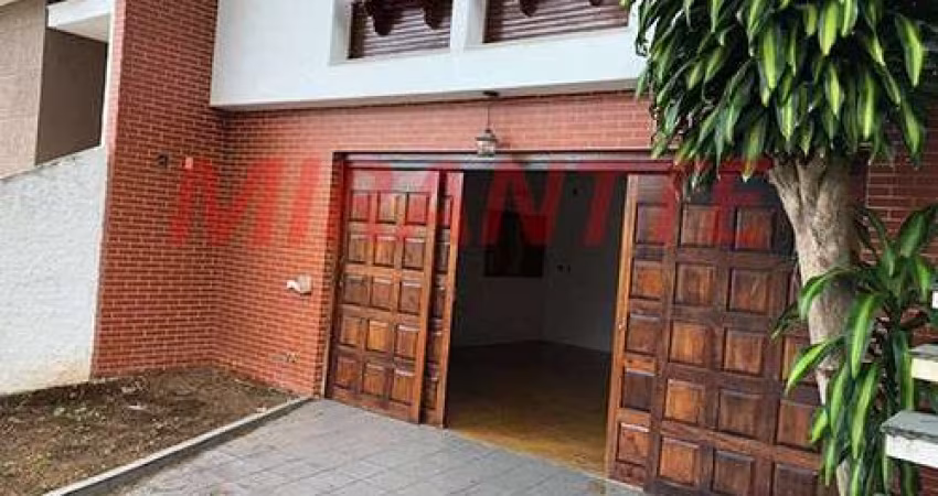 Sobrado de 172m² com 2 quartos em Horto Florestal