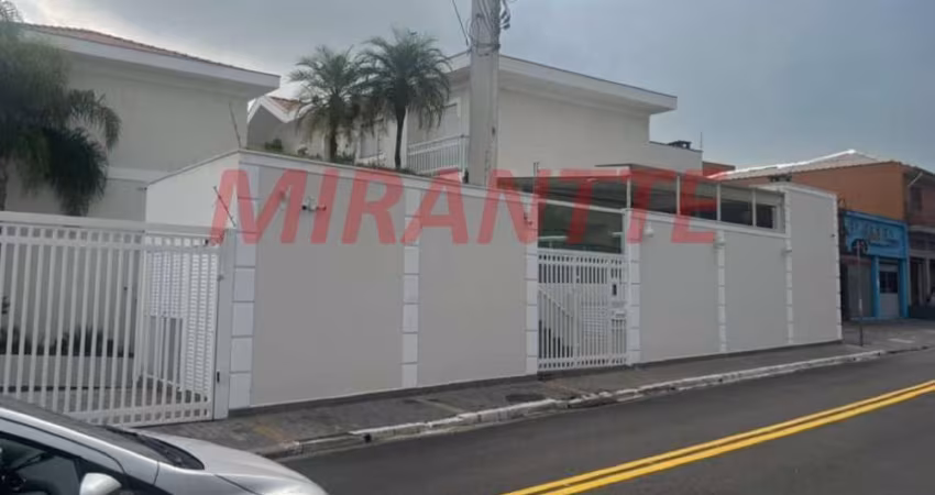 Cond. fechado de 149m² com 3 quartos em Chora Menino