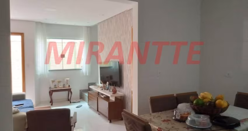 Cond. fechado de 65m² com 2 quartos em Vila Aurora (Zona Norte)