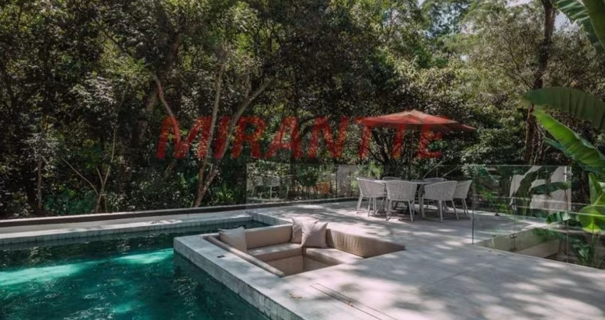 Cond. fechado de 600m² com 4 quartos em Jardim Tremembé