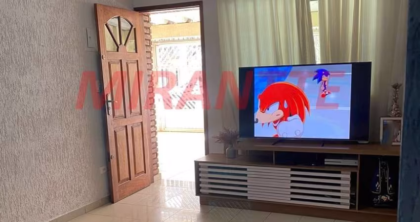 Sobrado de 162m² com 4 quartos em Vila Nivi