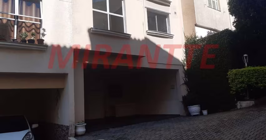 Cond. fechado de 109m² com 3 quartos em Vila Nova Mazzei