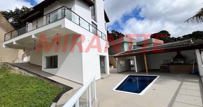 Cond. fechado de 1200m² com 3 quartos em Caraguata